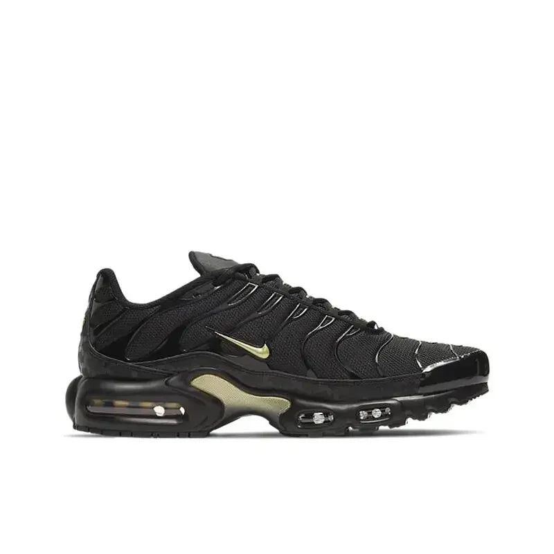 Air Max Plus TN Black/Metallic Gold