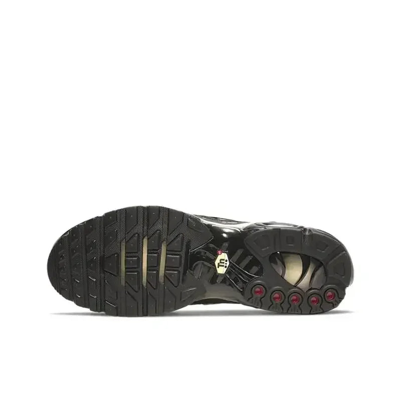 Air Max Plus TN Black/Metallic Gold